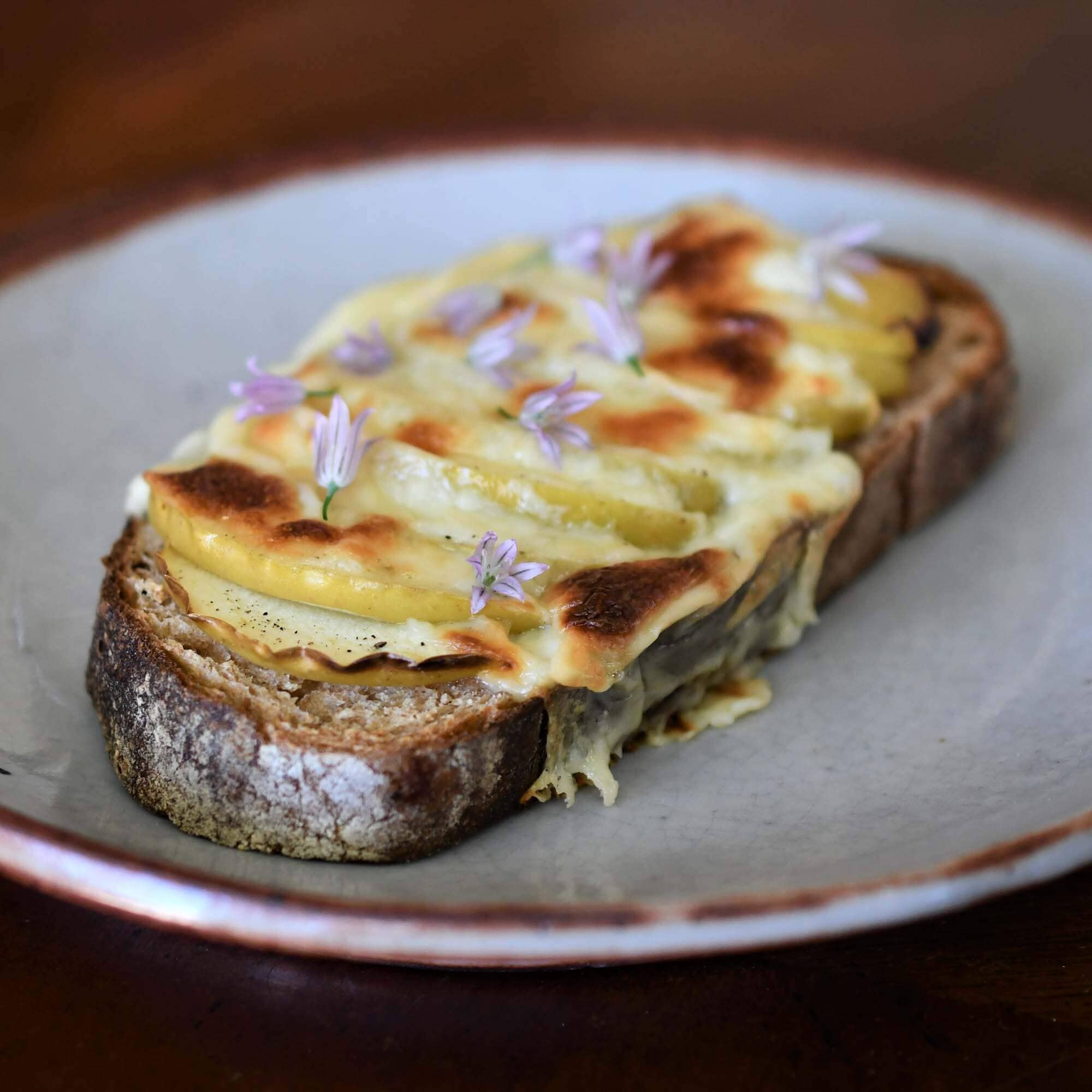 Aged Cheddar and Granny Smith Apple Toasts – Frog Hollow Farm