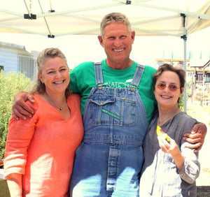 Chez Panisse's Alice Waters Visits Frog Hollow Farm, Tastes Organic Peaches