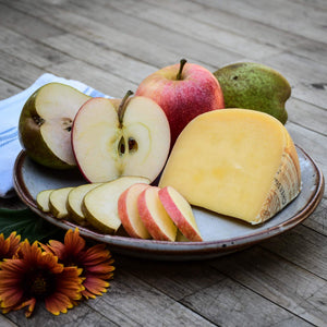 Warren Pears, Apples & Cheese Box
